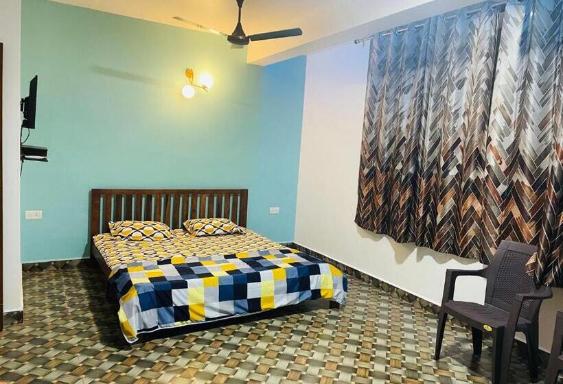 اتاق لوکس, Blue Waves Guest House