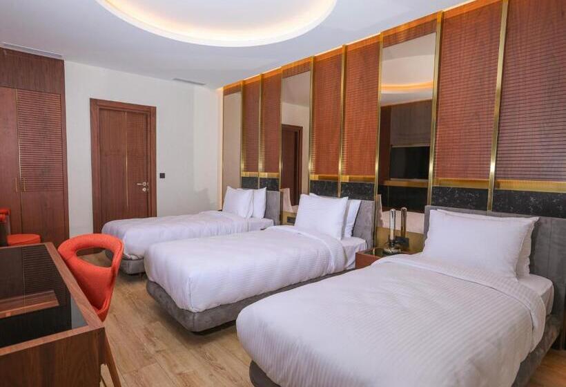 اتاق پریمیوم سه تخته, Henna Hotel Istanbul