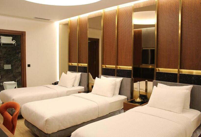 اتاق پریمیوم سه تخته, Henna Hotel Istanbul