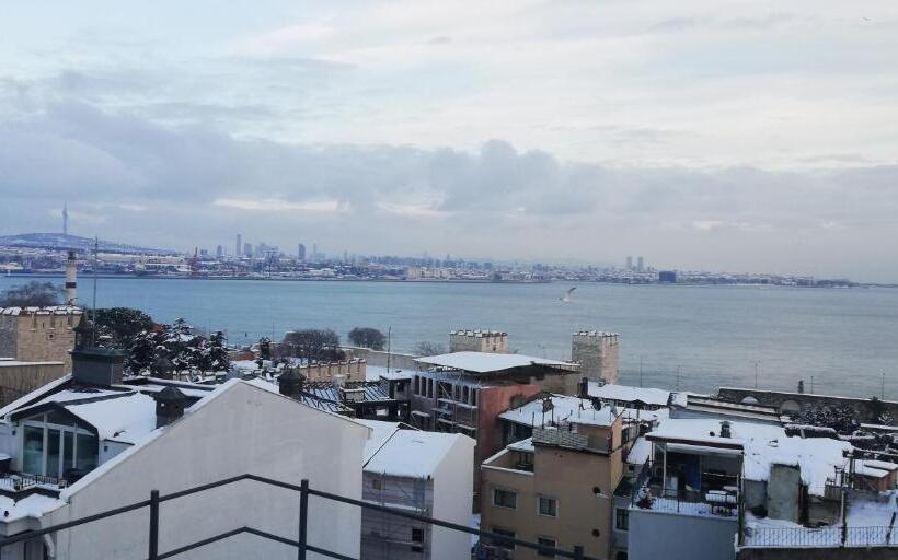 سوییت دوبلکس, Henna Hotel Istanbul