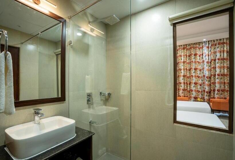 디럭스 룸, The Orchid Hotel Shimla