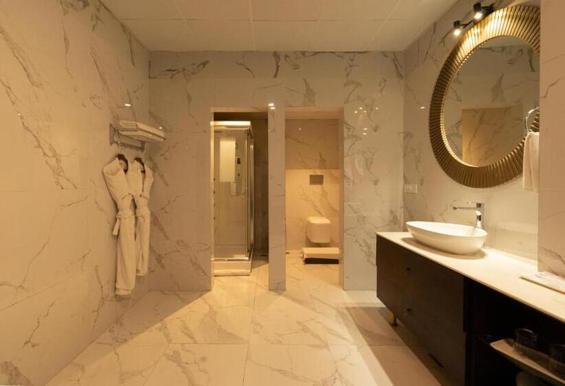 스위트, The Orchid Hotel Shimla