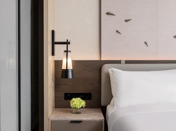 Номер Клуб, Liyang Marriott