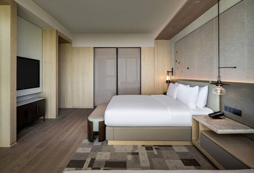 Люкс Клуб, Liyang Marriott