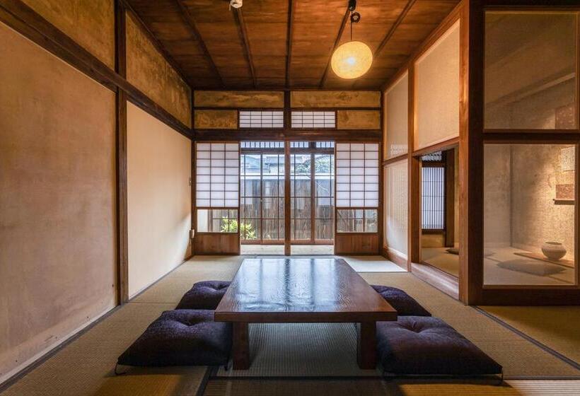 Четырехместный Номер Deluxe, Nipponia Hotel Ozu Castle Town