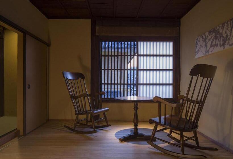 Четырехместный Номер Стандарт, Nipponia Hotel Ozu Castle Town