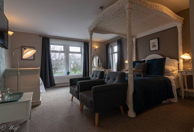 패밀리 룸, Wyndgrove House