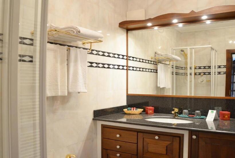 اتاق لوکس با بالکن, Seehotel Porcia
