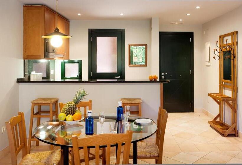 Апартаменты 2 спальни Вид на Сад, Apartahotel Suites Vila Birdie