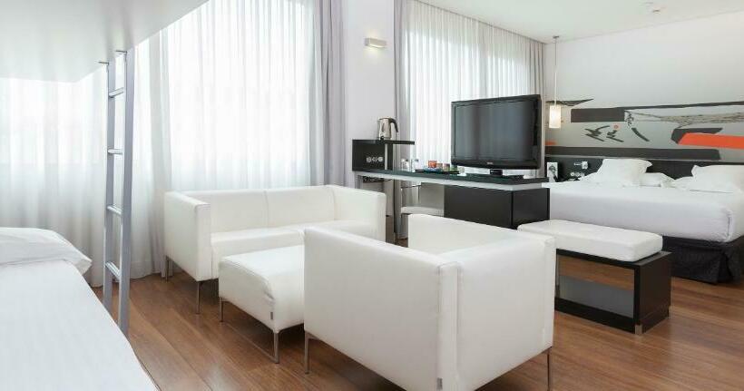 Habitación Familiar, Axor Barajas