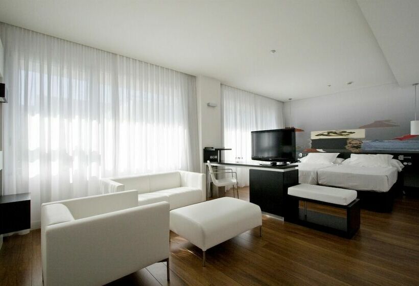 Habitación Familiar, Axor Barajas