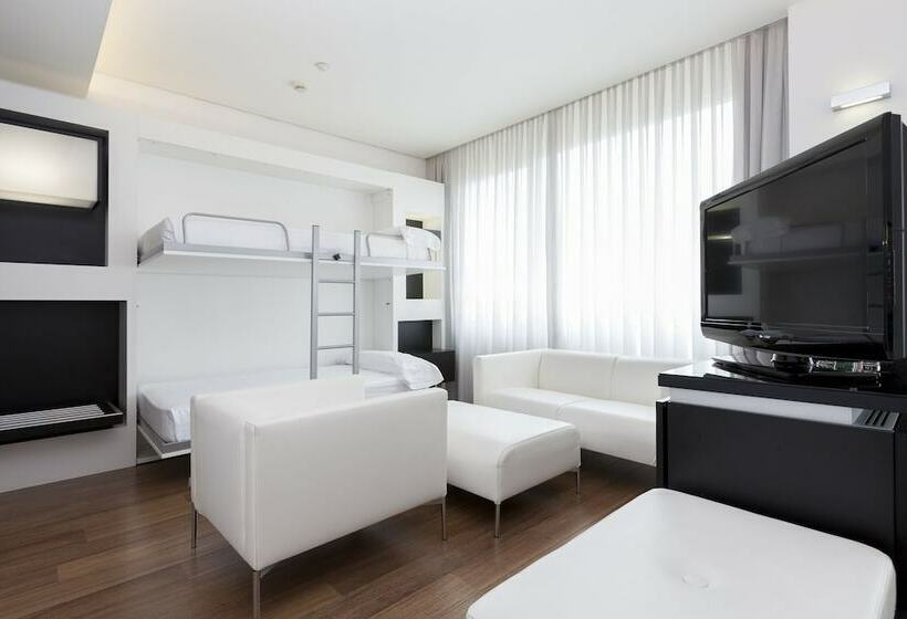 Habitación Familiar, Axor Barajas
