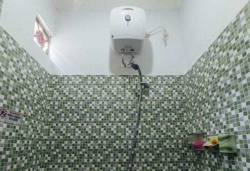 اتاق استاندارد, Satria Guest House By Oyo Rooms