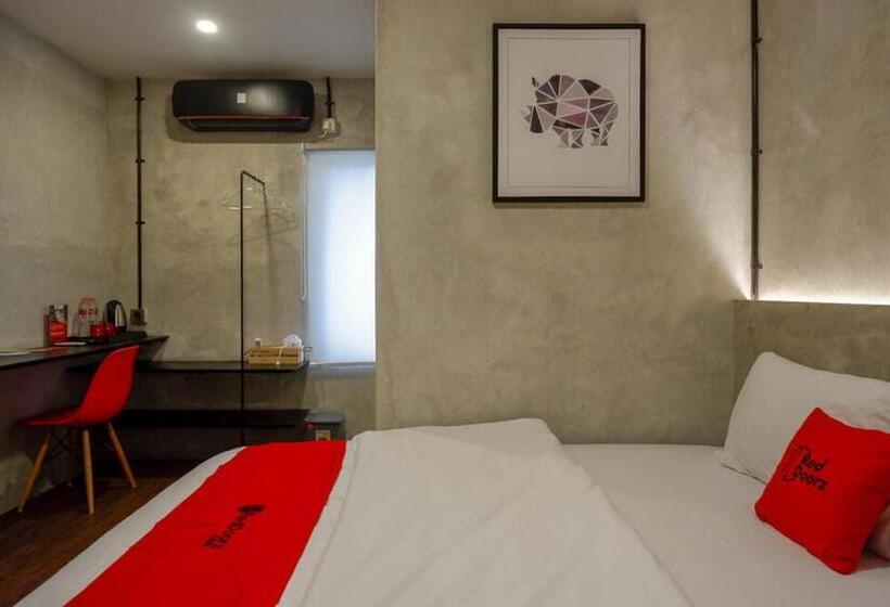 Люкс, Reddoorz Plus Near Kawasan Sam Poo Kong Semarang