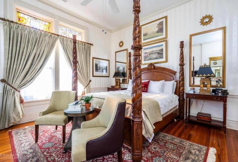 Номер Deluxe, Burke Mansion