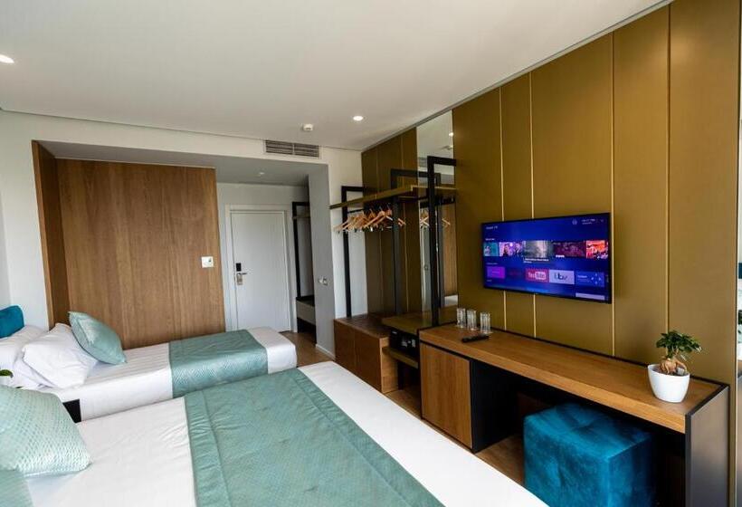 标准三人间, Ames Hotel & Spa