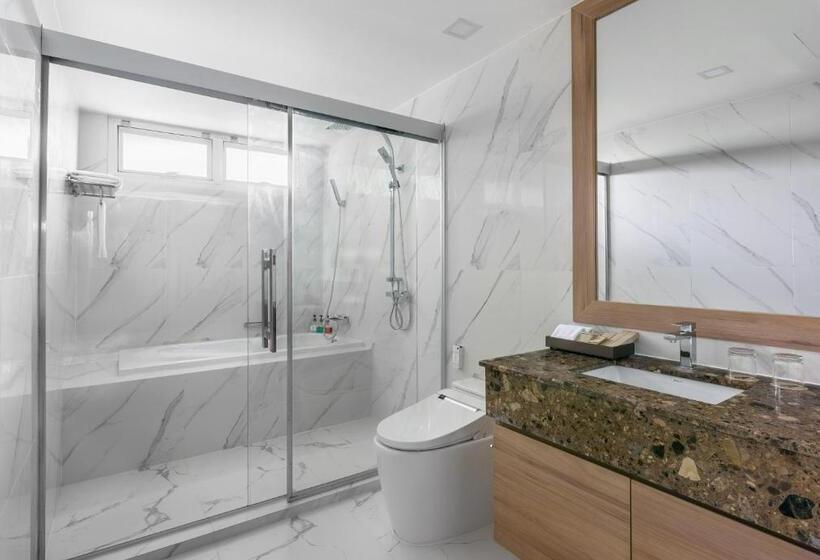 سوییت, Adelphi Grande Sukhumvit