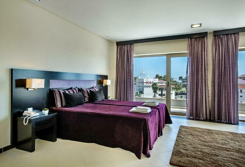 패밀리 아파트, Areias Village Beach Suite