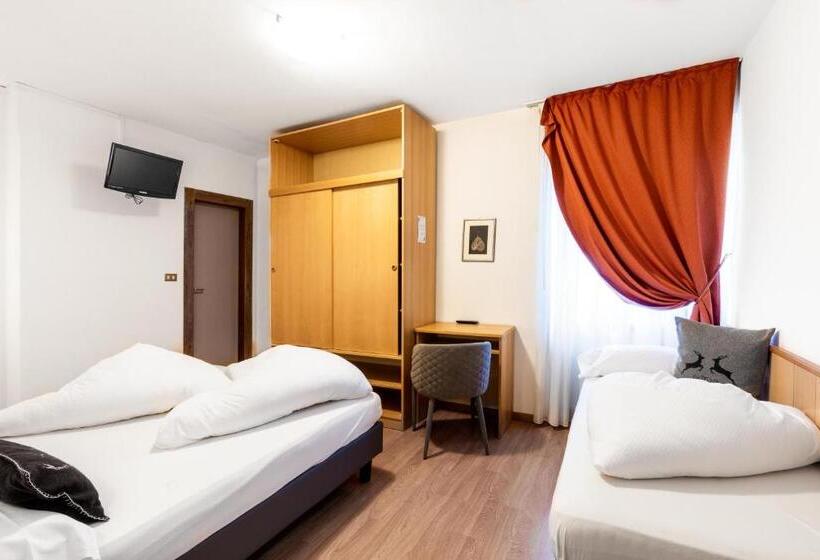 基本三人间, Albergo Dolomiti