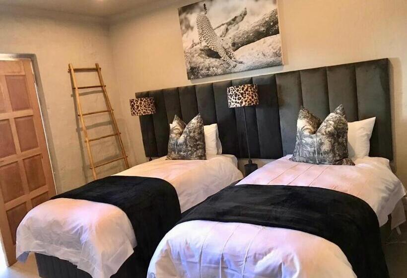 Номер Стандарт, Fever Tree Guesthouse