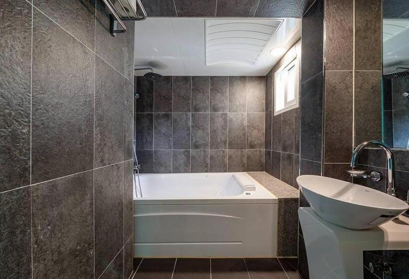 Номер Deluxe, Anyang Illowa