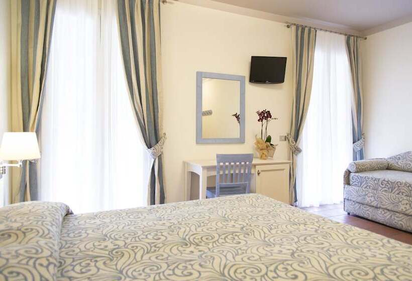 Номер Стандарт Трехместный, Blu Hotel Laconia Village