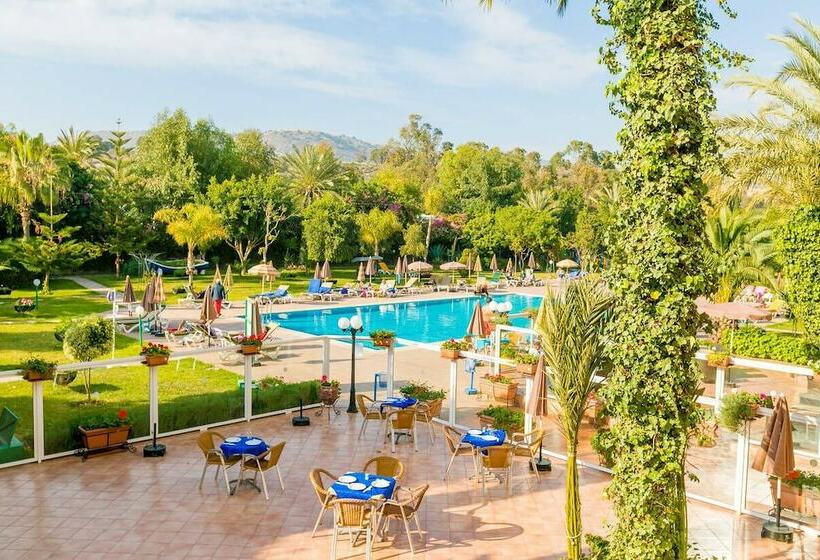 Номер Стандарт Вид на Бассейн, Tildi Hotel & Spa