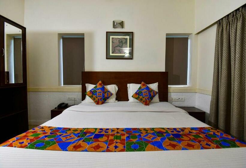 اتاق لوکس, Treebo Gulmohar Beach Resort