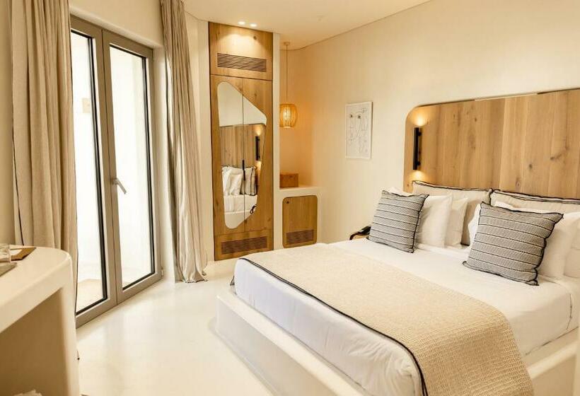 Deluxe люкс с видом, White Pebble Suites