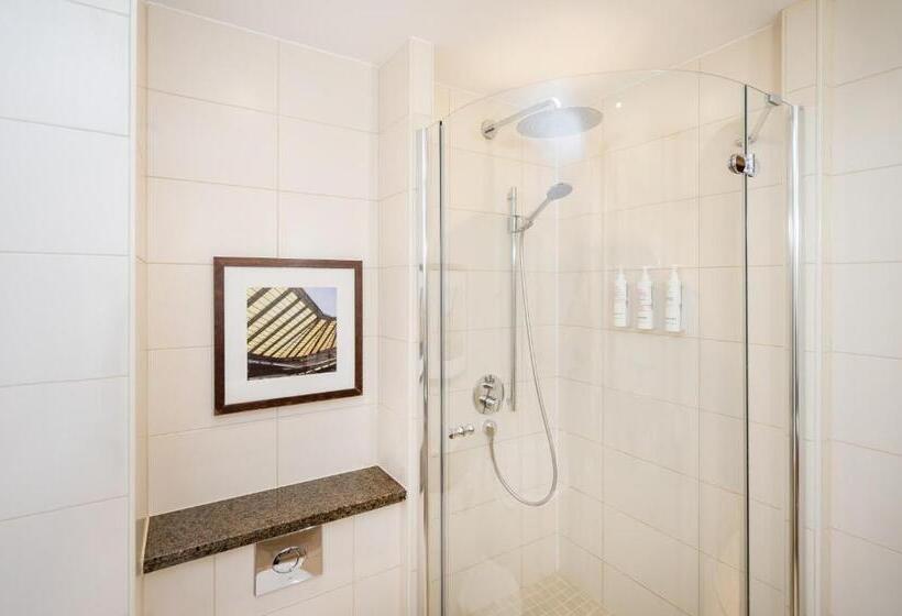 Люкс, London Twickenham Stadium Hotel, A Member Of Radisson Individuals