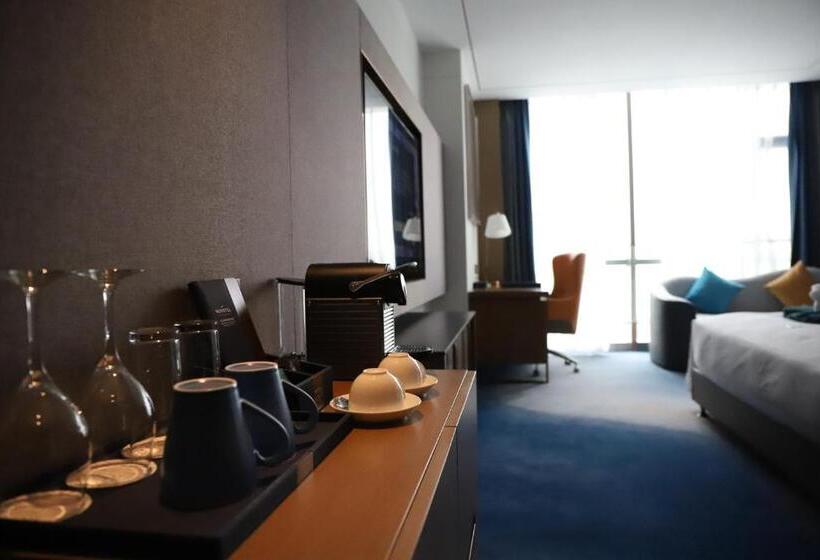 Номер Executive Кровать Кинг, Novotel Changsha International Exhibition Center