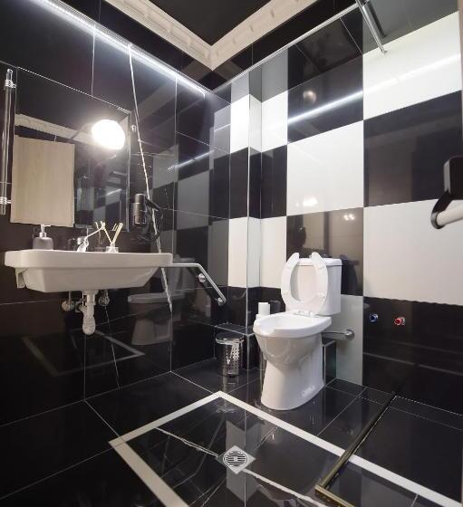 Полулюкс Повышенной Комфортности, Pietra Mare Suites