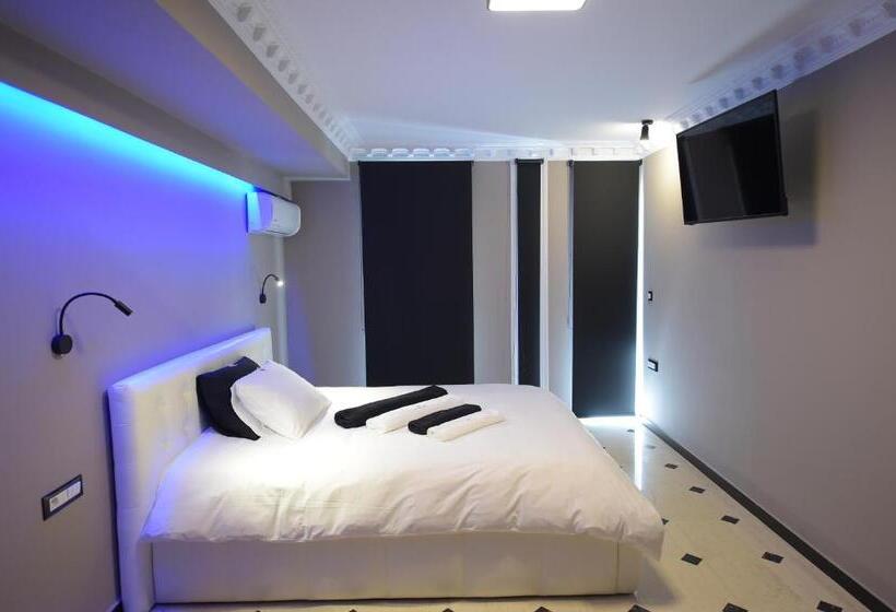 Полулюкс, Pietra Mare Suites
