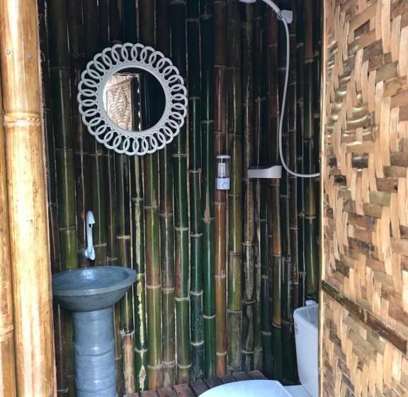 家庭间, Nautilus Hostel & Hammocks