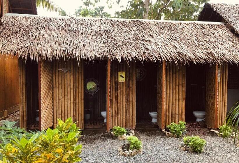 家庭间, Nautilus Hostel & Hammocks