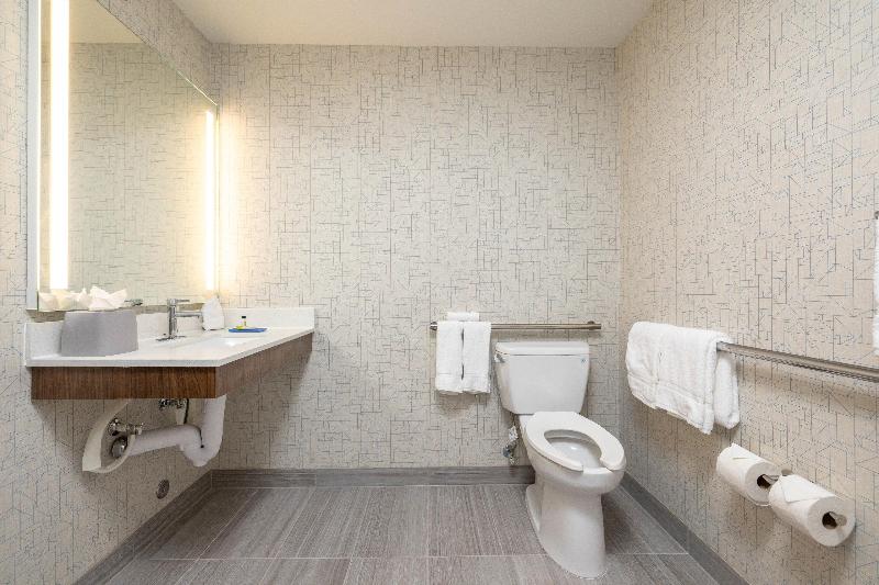 适合残疾人士使用的套间, Holiday Inn Express & Suites   San Jose Silicon Valley, An Ihg