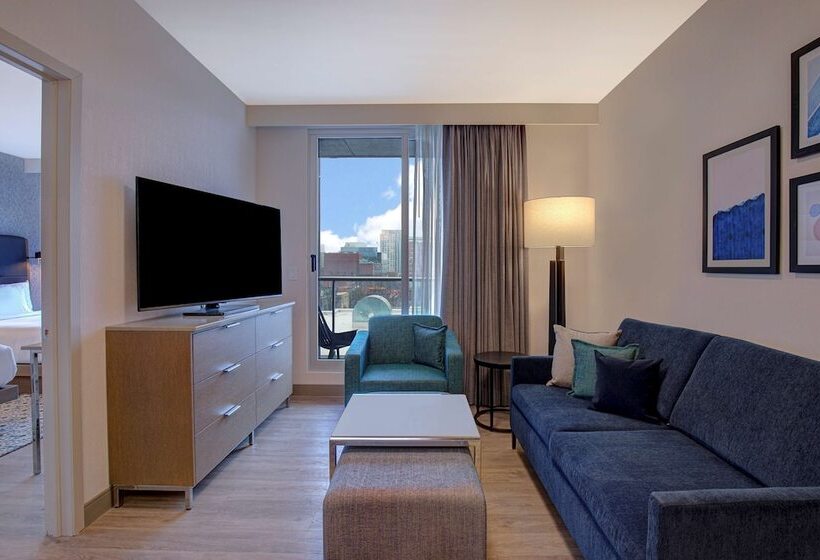 带城市景观的套间, Homewood Suites By Hilton Montreal Downtown, Qc