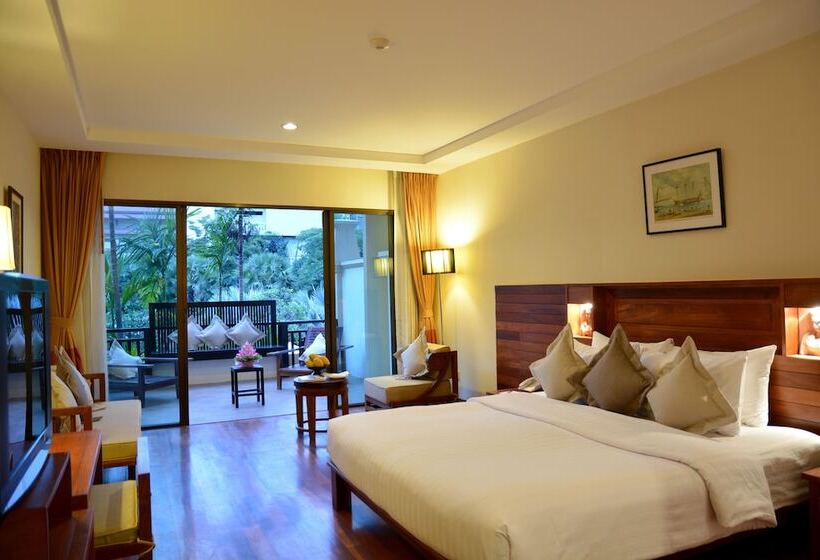 带泳池观景的豪华房, Angkor Miracle Resort & Spa
