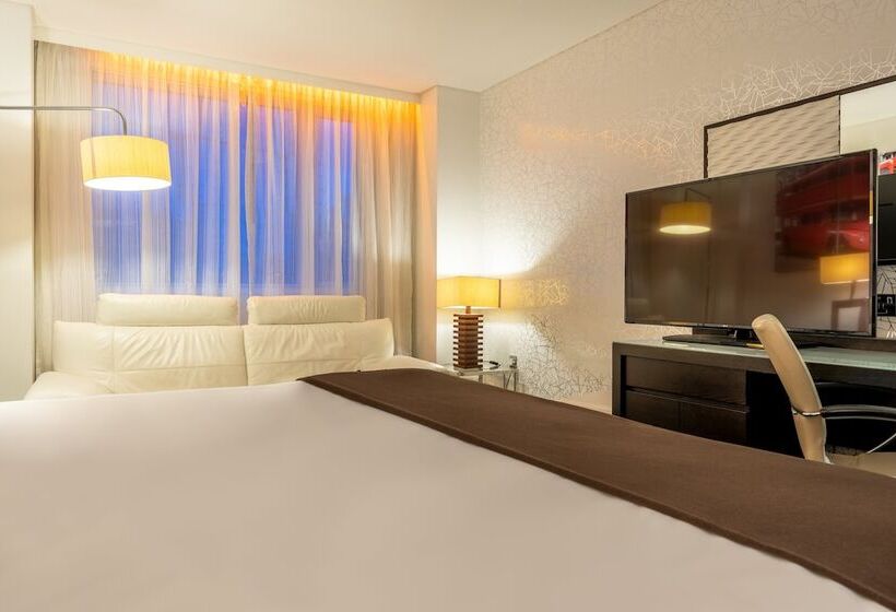 Номер Deluxe Кровать Кинг, Pestana Chelsea Bridge Hotel & Spa