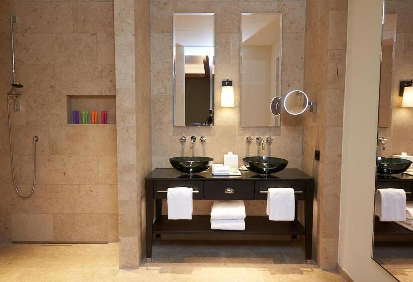 Номер Стандарт, Do & Co Hotel München