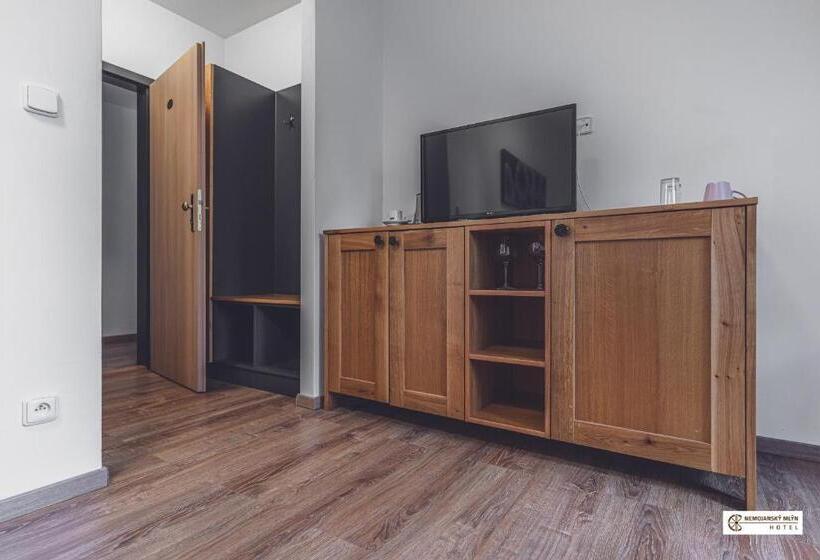 Номер Deluxe, Nemojanský Mlýn