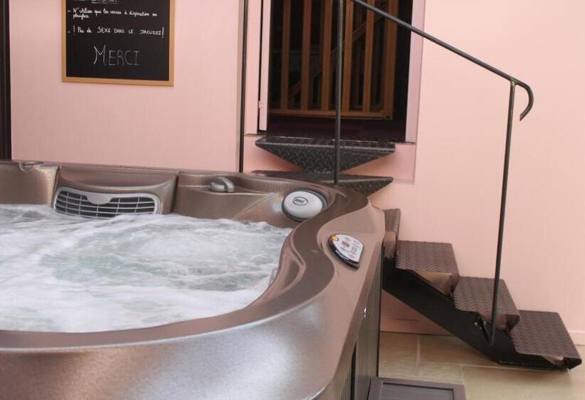 Люкс, Chambres Et Table D Hôtes, Maisonnettes Individuelles Dans Propriété Privée