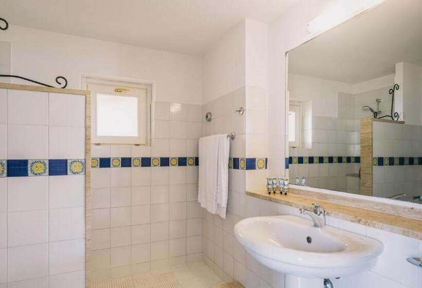 Трехместный Номер Deluxe Вид на Море, Mangia S Favignana Resort