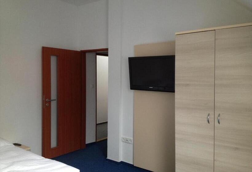 Четырехместный Номер Стандарт, Penzion Grasel