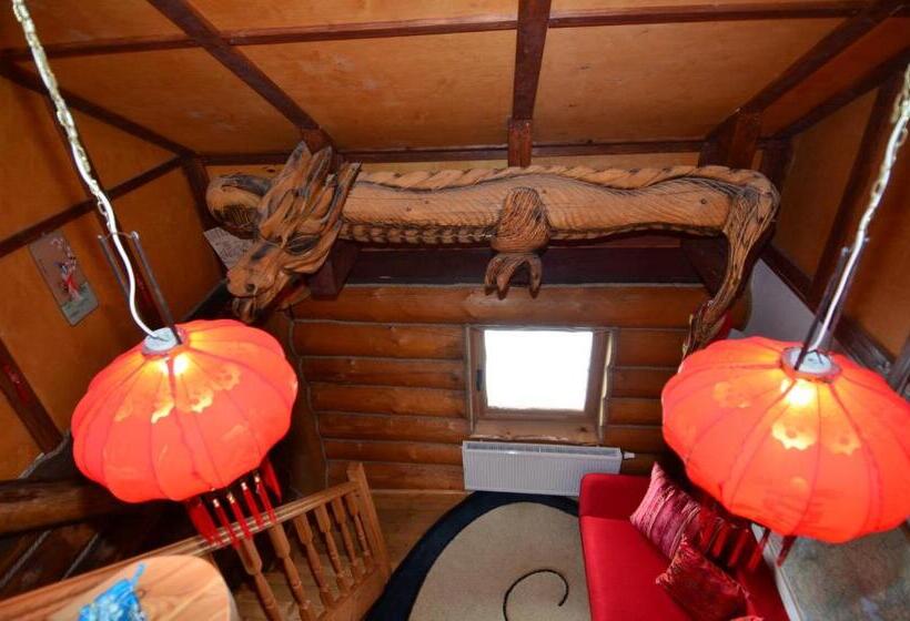 Семейный Номер, Resort Svět