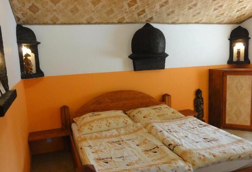 Семейный Номер, Resort Svět