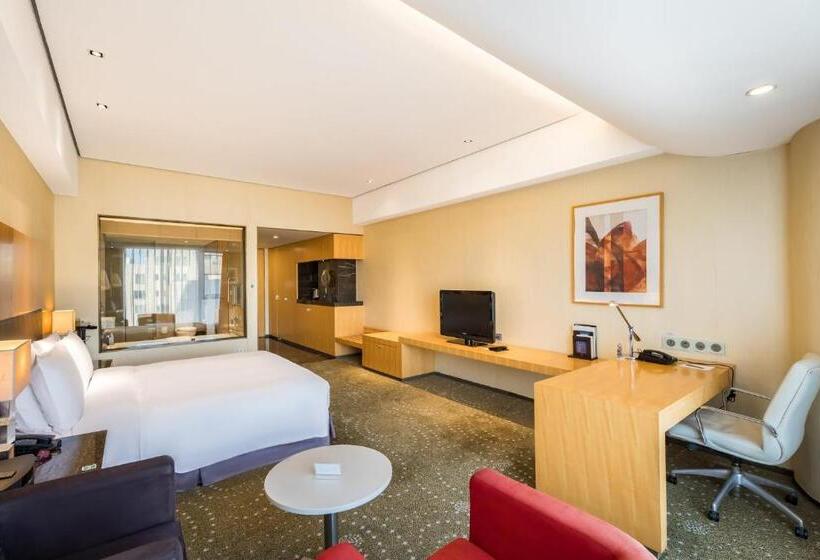 חדר סופריור עם מיטת קינג, Crowne Plaza Tianjin Binhai By Ihg