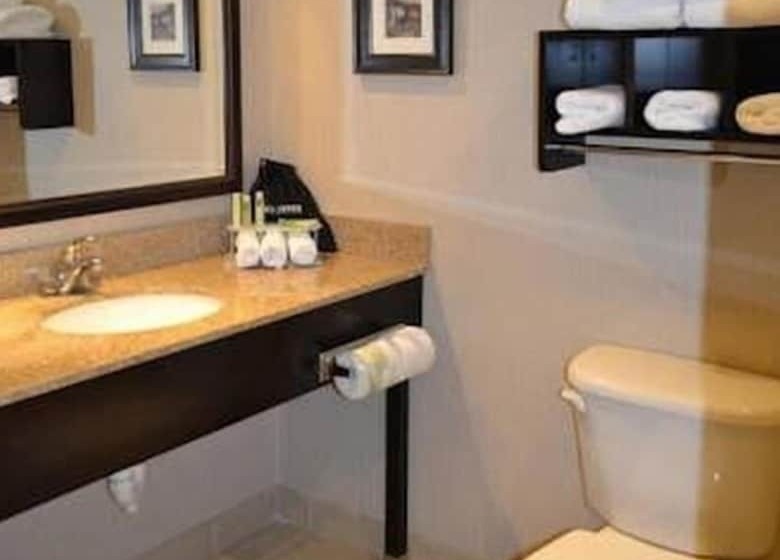 Номер Стандарт 2 Двуспальные Кровати, Holiday Inn Express Hotels Biddeford, An Ihg