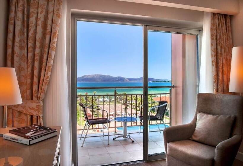 Номер Premium Боковой Вид на Море, Radisson Blu Resort & Spa Cesme