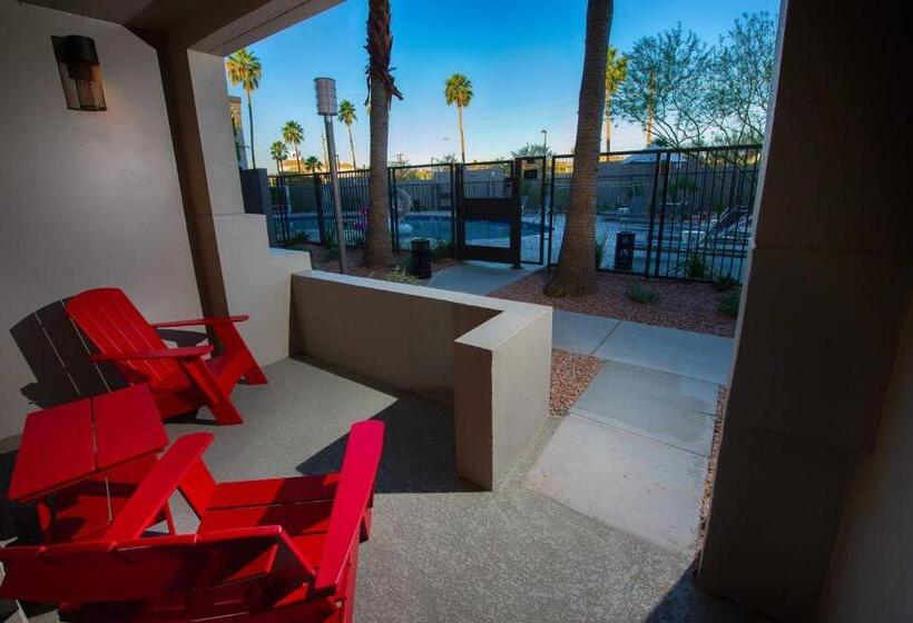 스탠다드 룸 1층, Moxy Phoenix Tempe/asu Area